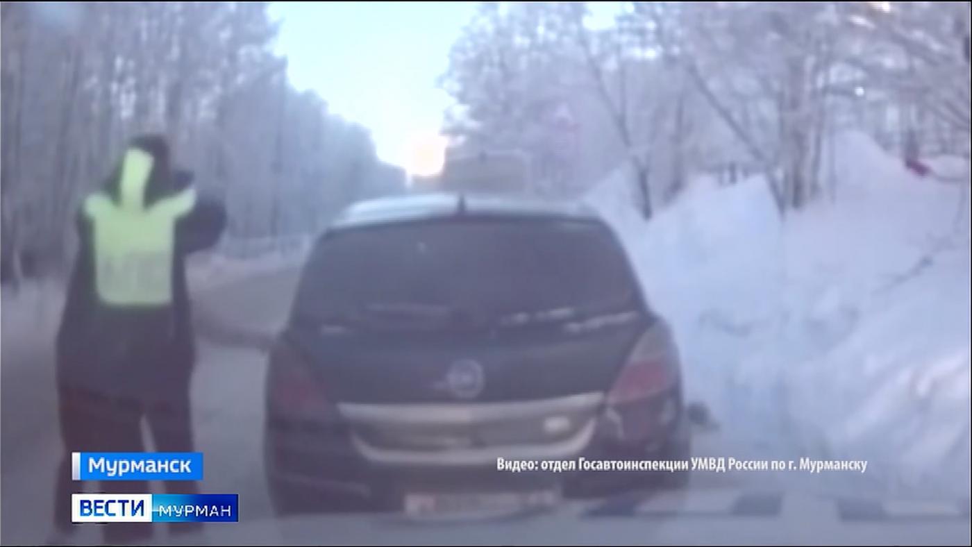 Молодого мурманчанина задержали за езду без водительских прав