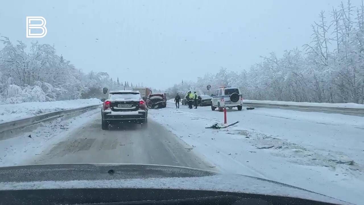 Водитель Opel пострадал в ДТП между Апатитами и Кировском