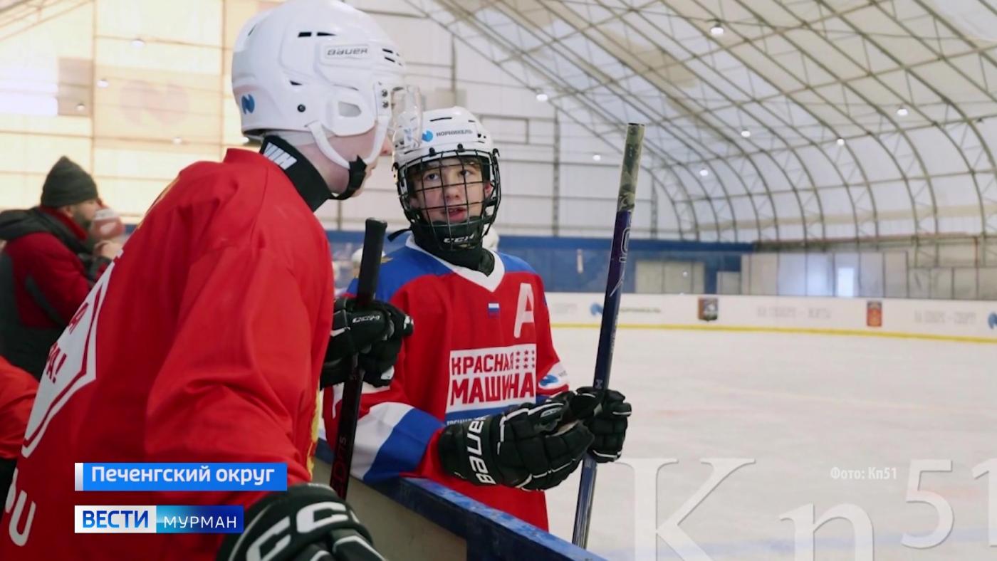 В Чаваньге провели поэтический вечер, а в поселке Никель открыли ледовый корт