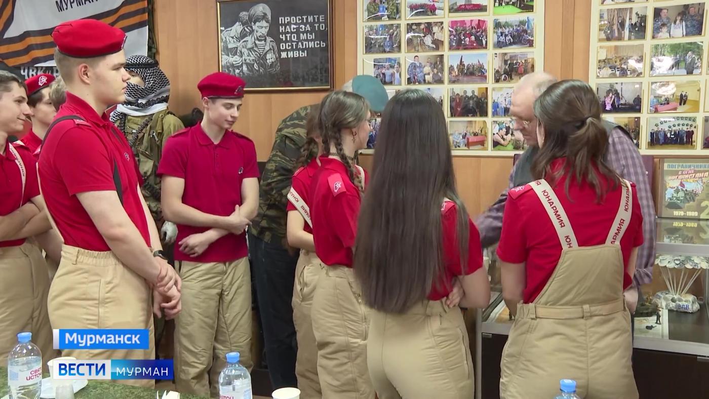 Сохранять историю и передавать ее будущим поколениям: юнармейцы из Видяево посетили Музей боевой славы