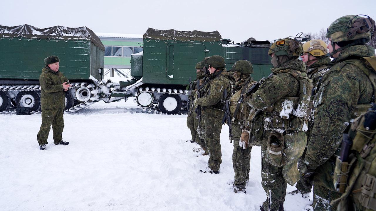 Занятия по тактической медицине с морскими пехотинцами прошли на Северном флоте