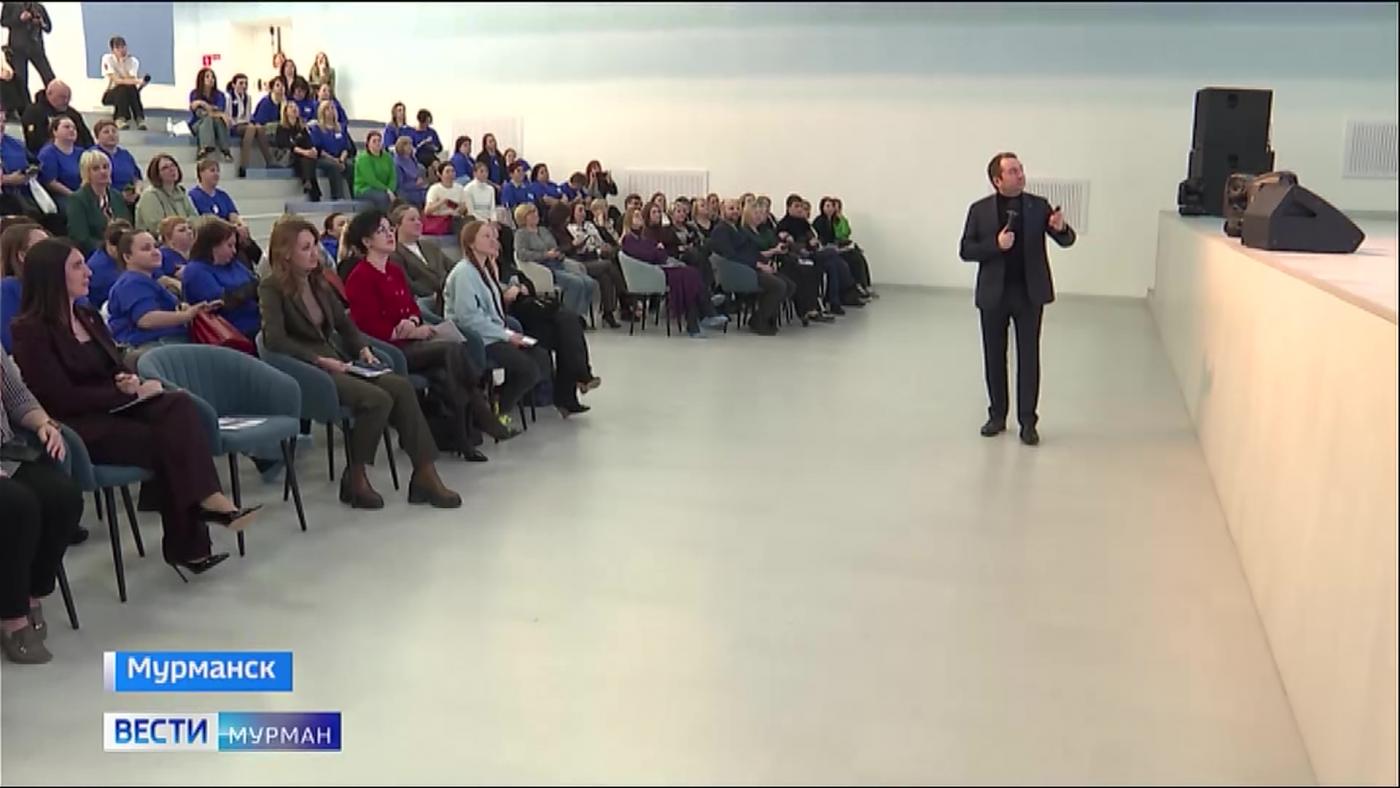 Андрей Чибис провел диалог с родителями 9-классников на форуме в Губернаторском лицее