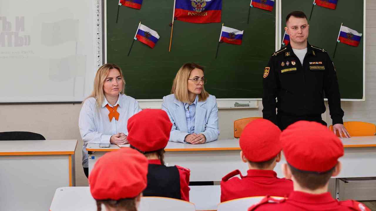 Военнослужащие Кольской флотилии провели урок мужества для школьников Полярного