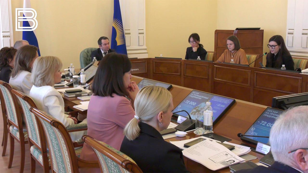 На крупных предприятиях Мурманской области планируют внедрить демографические программы