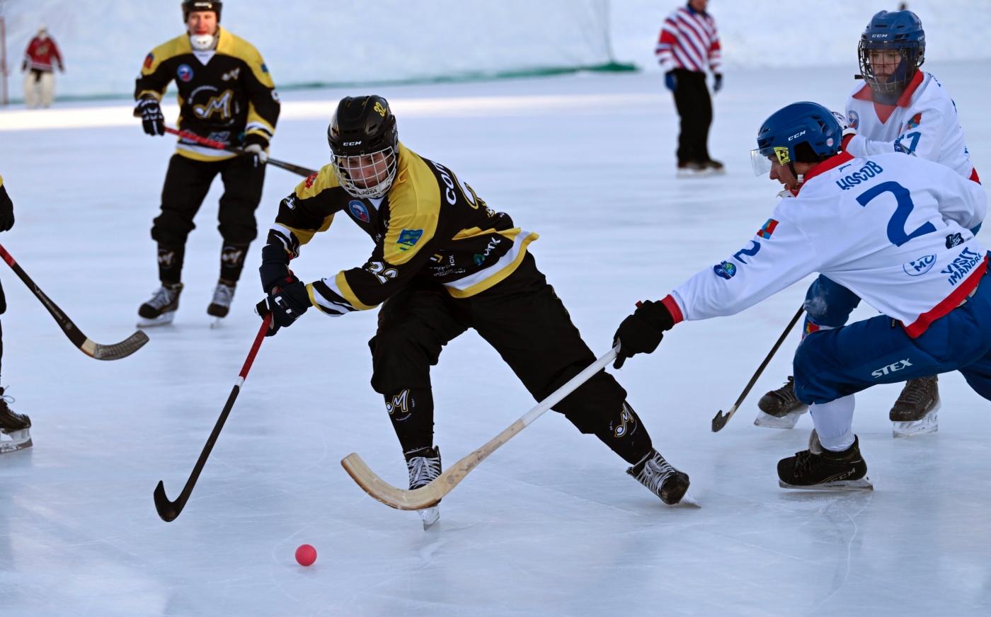 "Мурман" вышел в финал Высшей лиги по хоккею с мячом