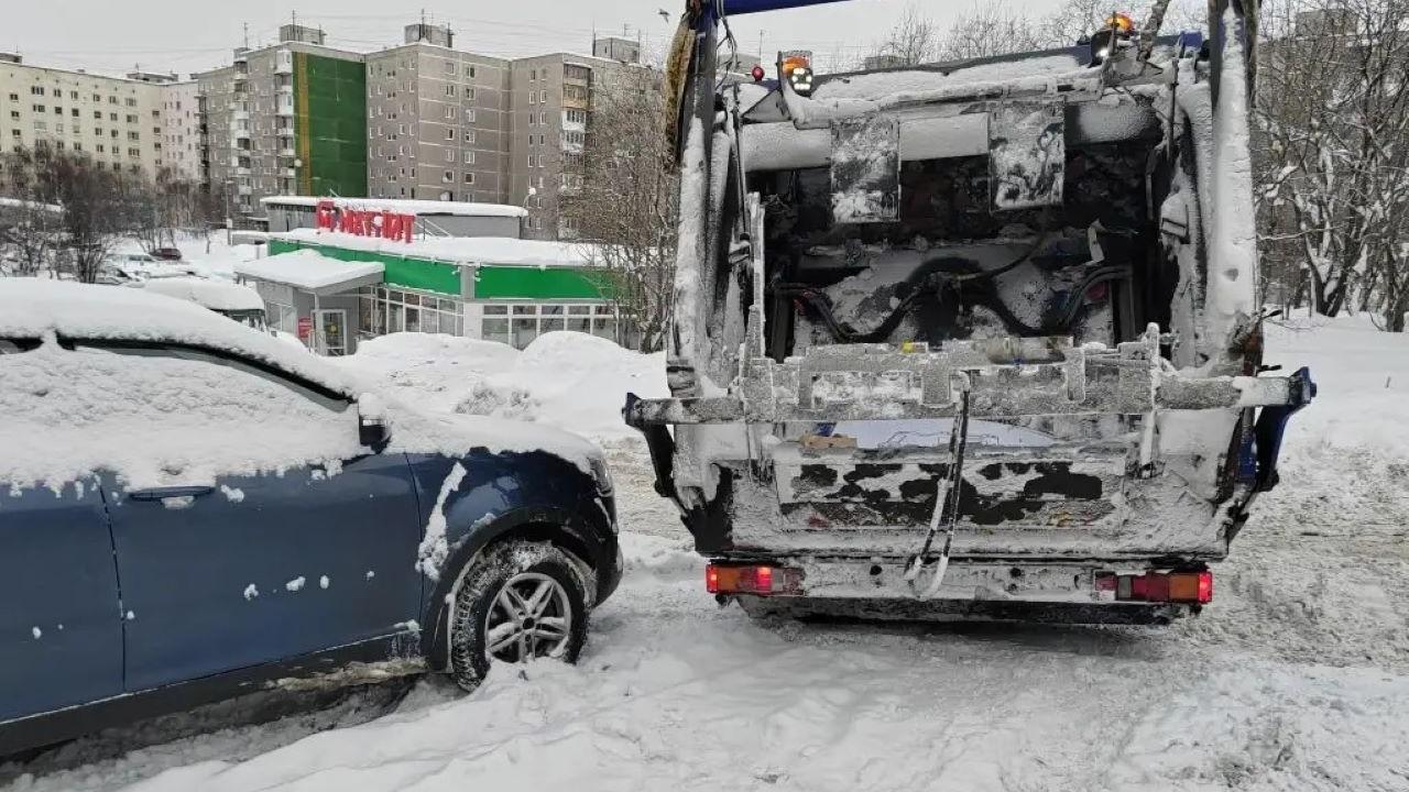 Снегопады повлияли на вывоз мусора в Мурманской области