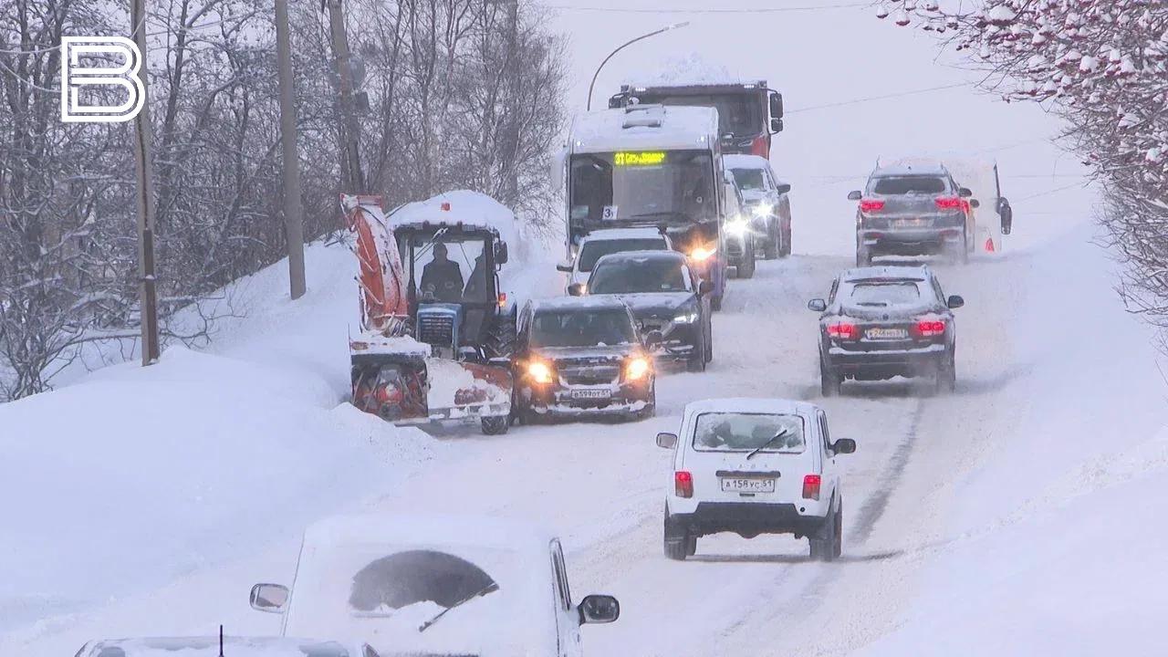 За неделю с улиц Заполярья вывезли более 19 тысяч кубометров снега