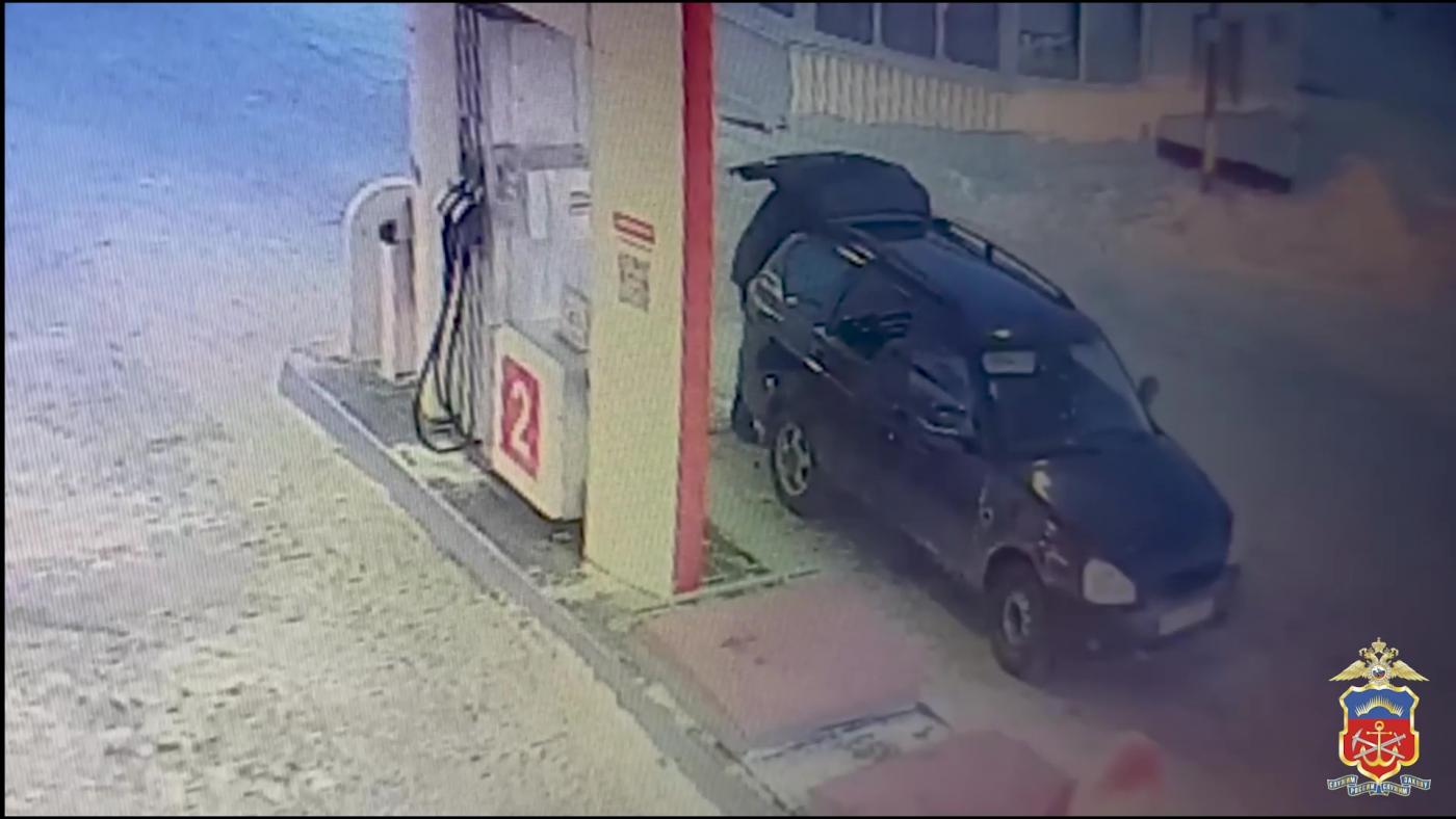 Полицейские задержали мурманчанина, подозреваемого в хищениях топлива с автозаправок