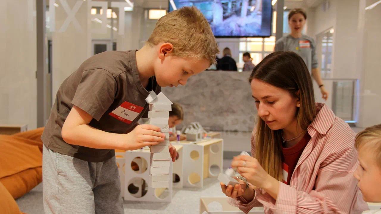 Юных северян знакомят с архитектурой и урбанистикой в центре "Родина"