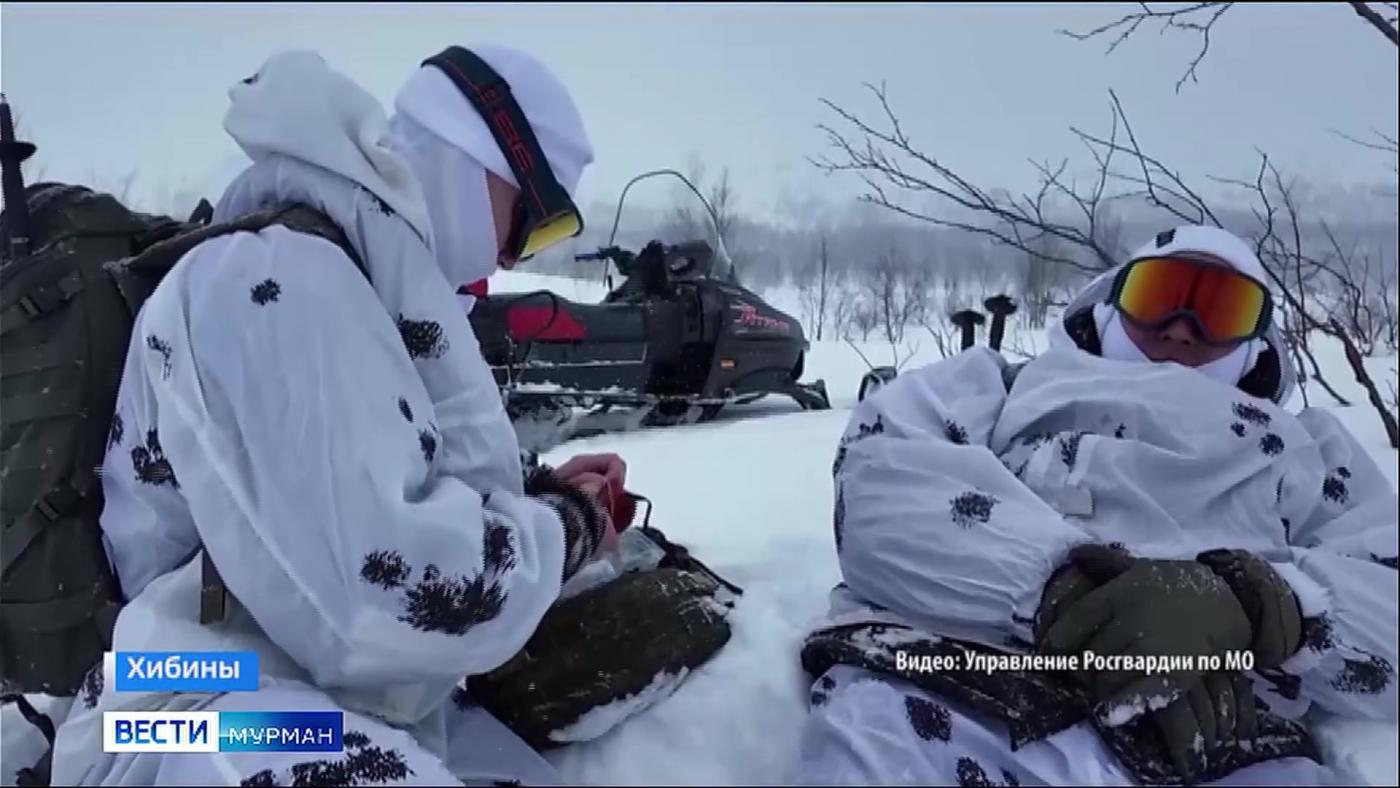 В Хибинах росгвардейцы спасали условно пострадавшего туриста