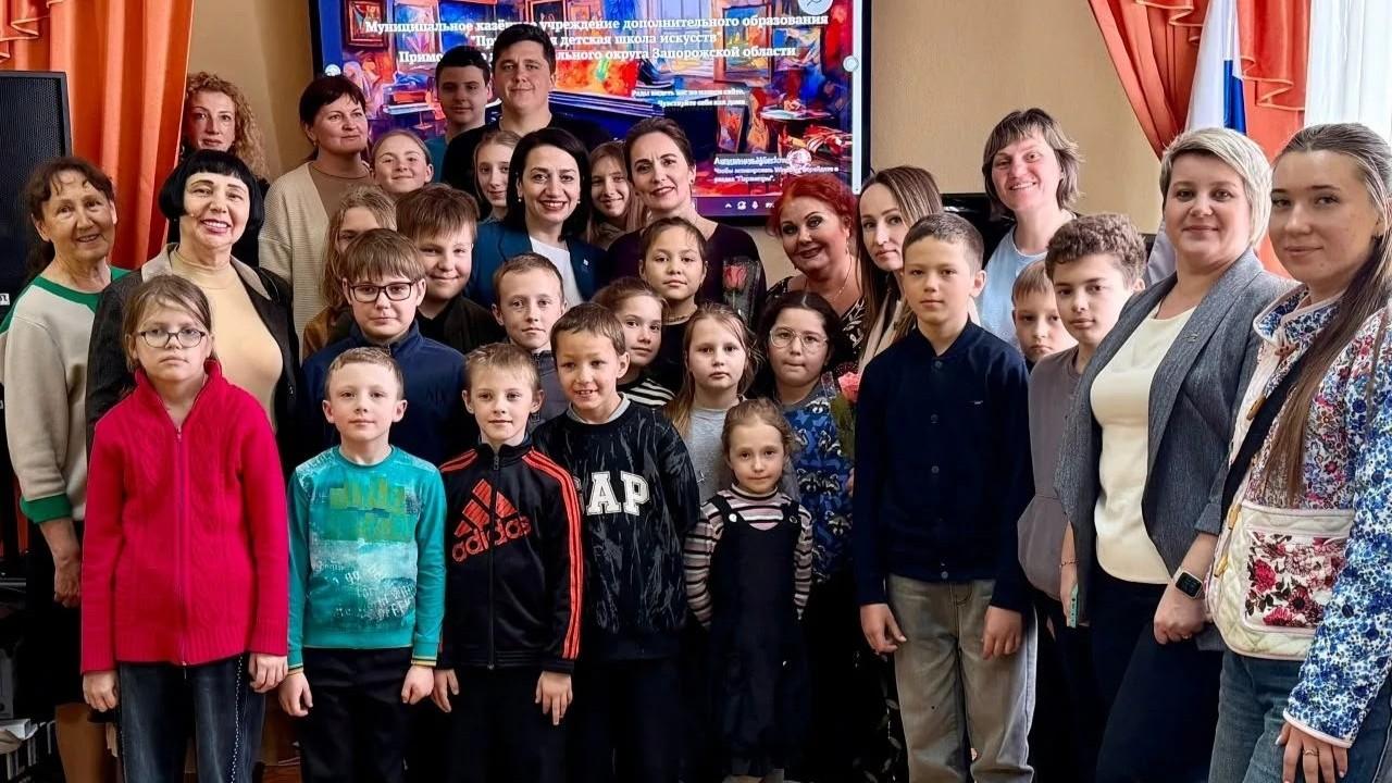 "Культурный десант" из Мурманской области прибыл в Приморский округ Запорожья