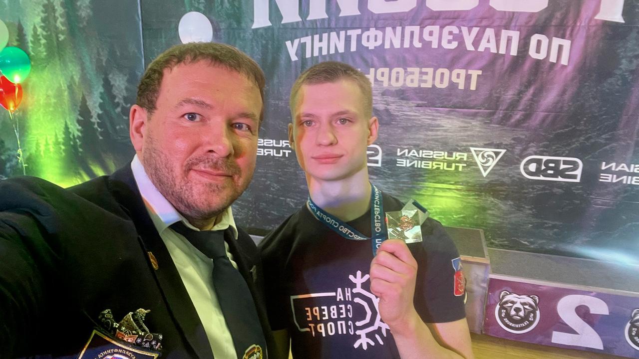 Мурманчанин Олег Рыбка завоевал серебро чемпионата России по пауэрлифтингу