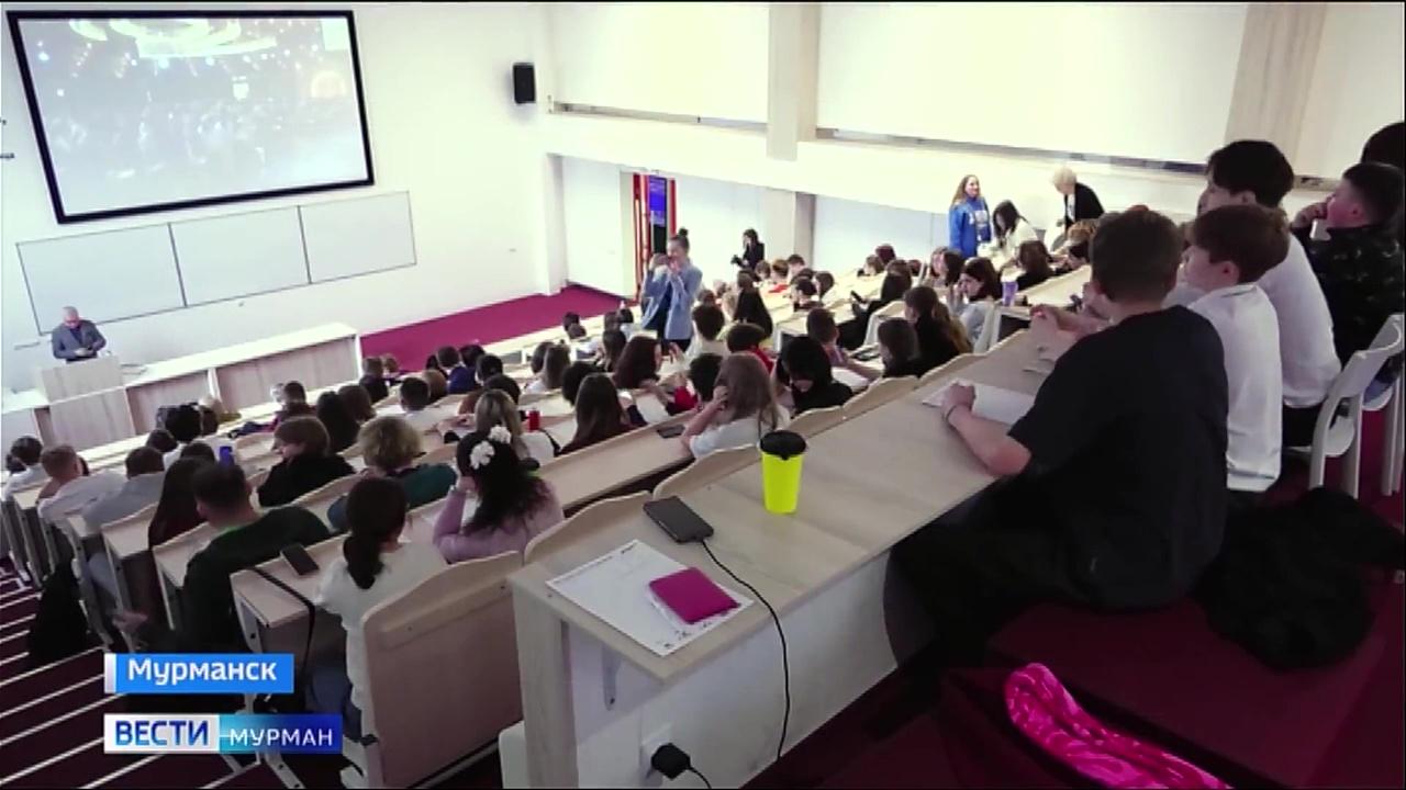 Более 200 северян проверили грамотность на Тотальном диктанте в Мурманске