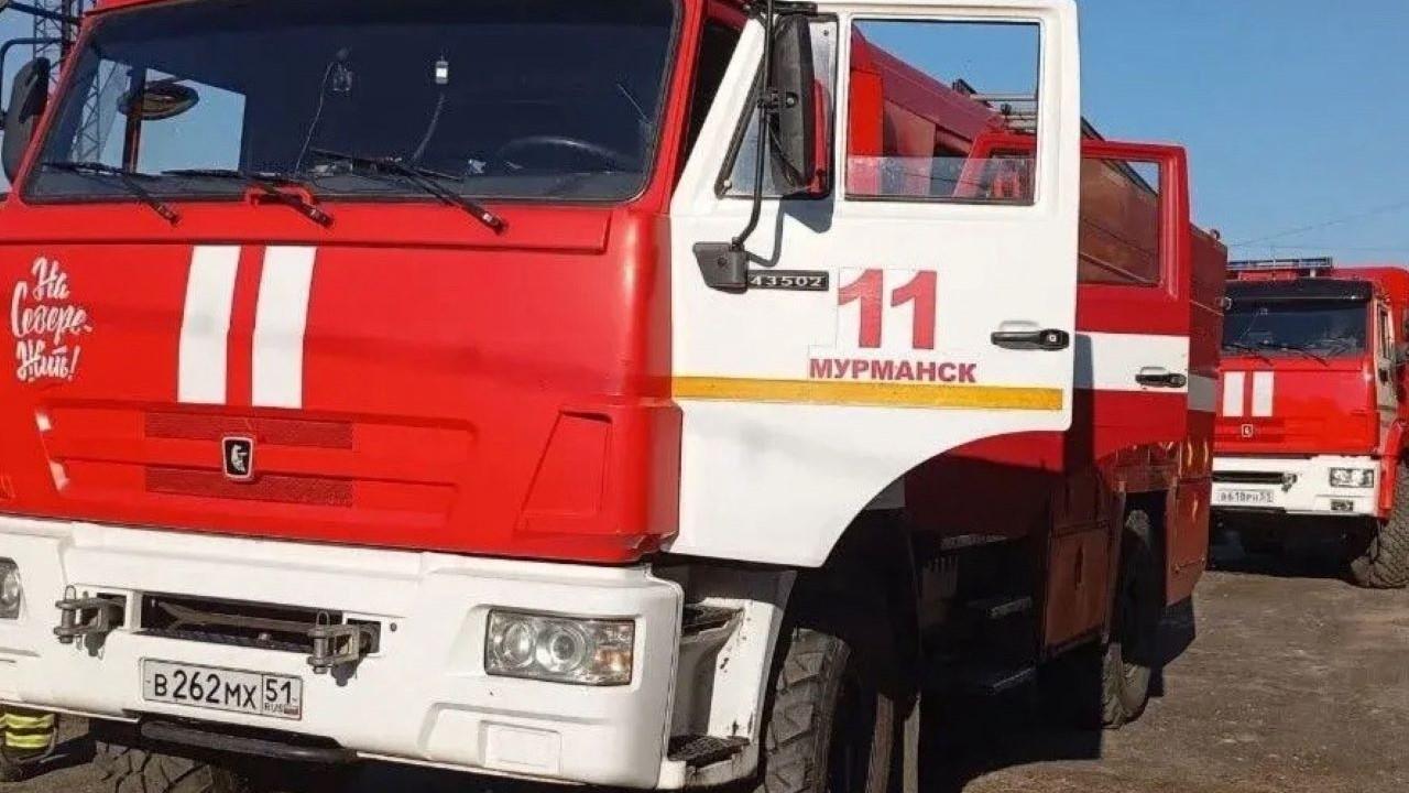 Десять человек спасли из дома на Подстаницкого в Мурманске из-за пожара в квартире