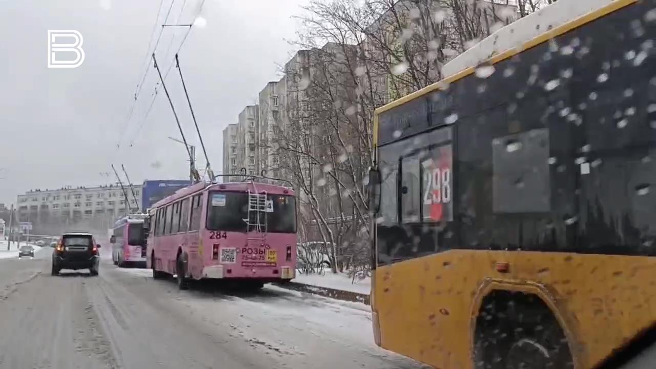 Непогода внесла коррективы в движение на дорогах Мурманска