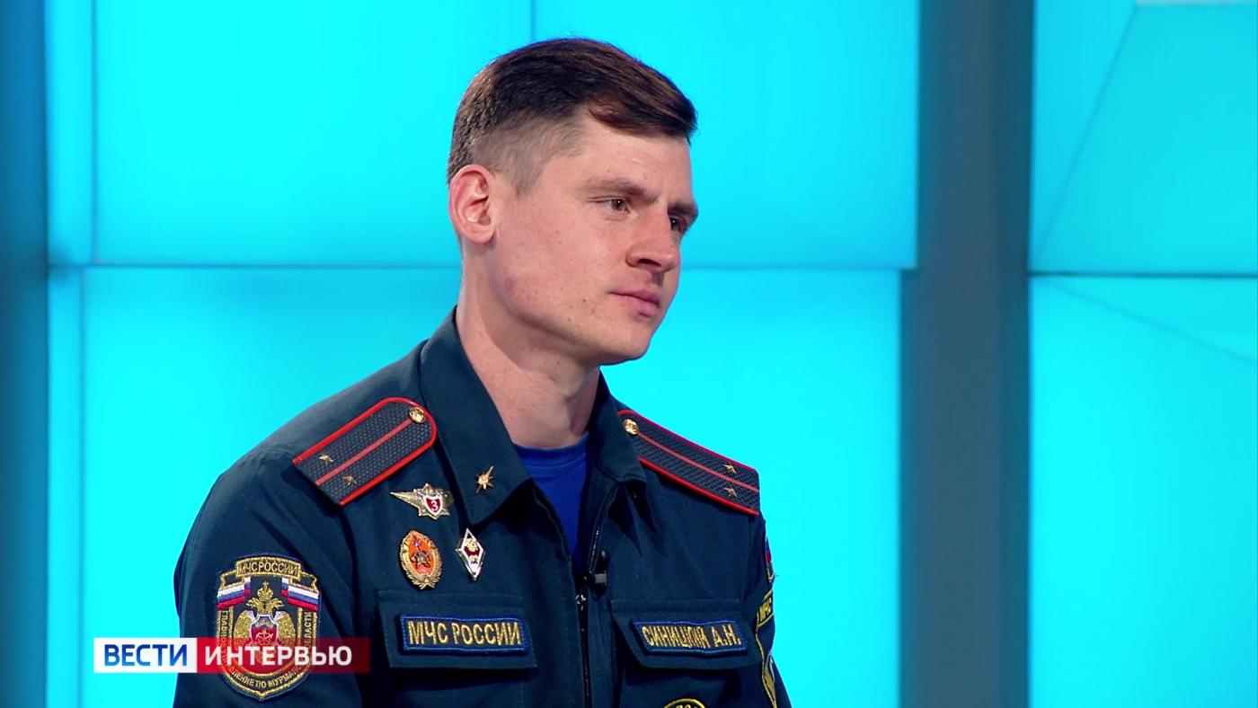 О рабочих буднях мурманских пожарных &ndash; в интервью с представителем МЧС Антоном Синицким