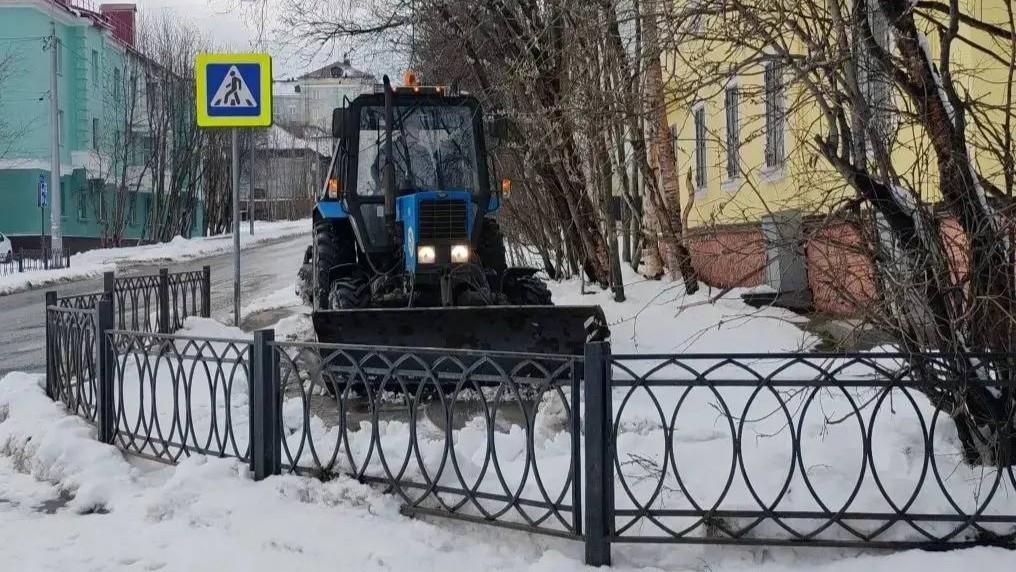 О ходе ликвидации последствий снегопадов в Мурманске доложил Иван Лебедев