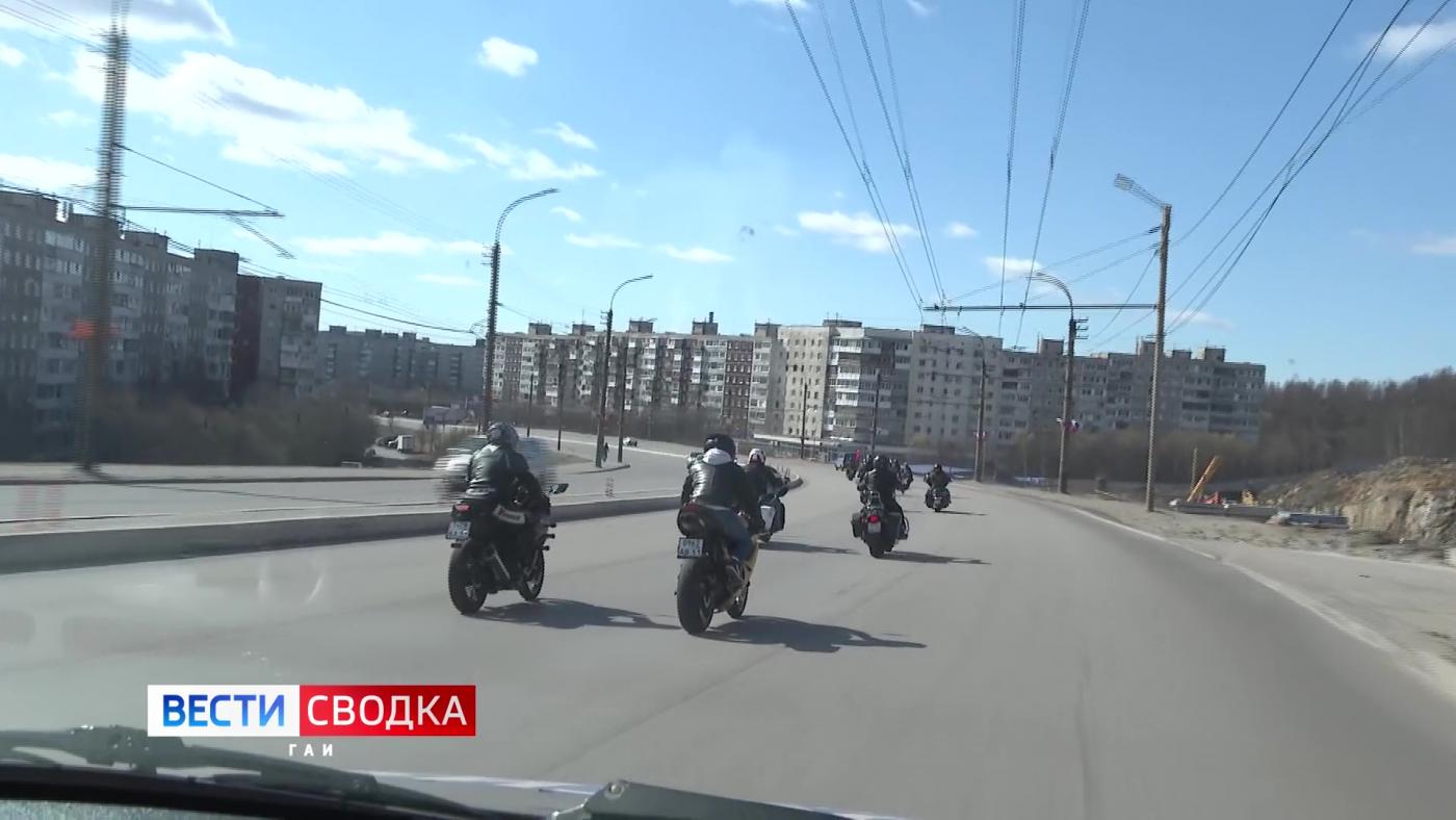 Заполярные байкеры в этом году начали массовые заезды раньше обычного