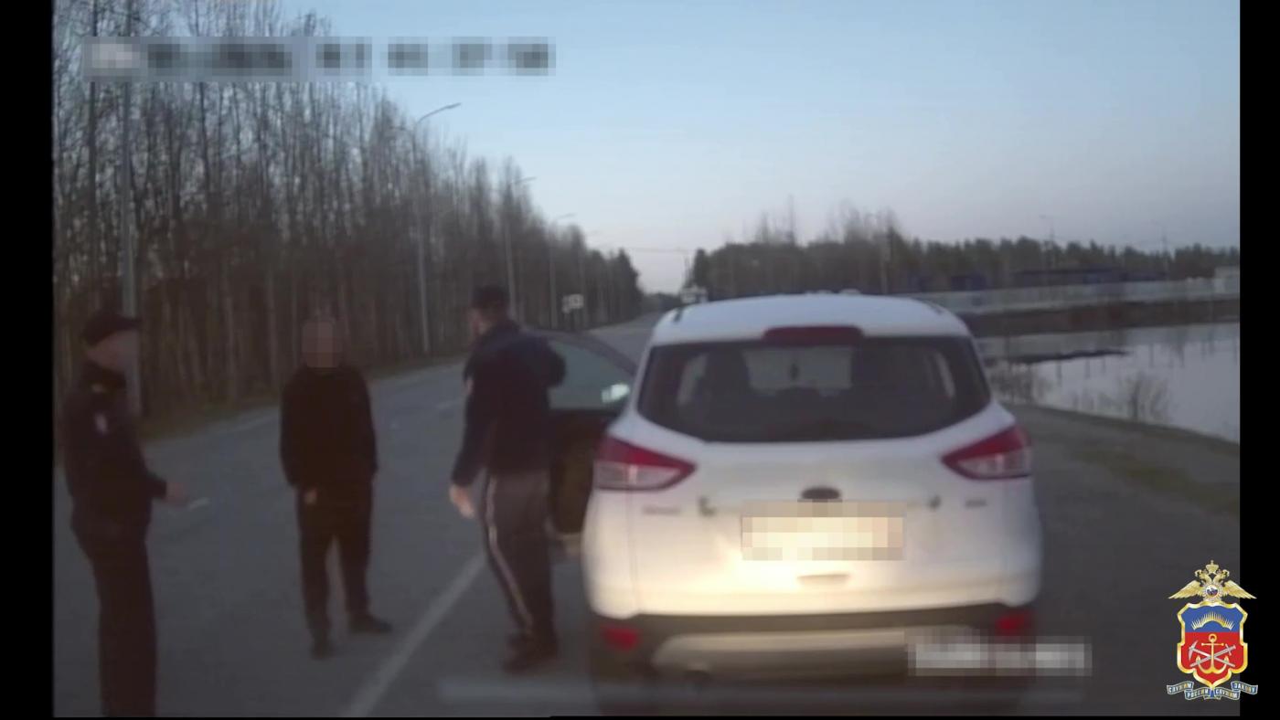 Пьяного лихача-рецидивиста на чужом авто задержали в Оленегорске