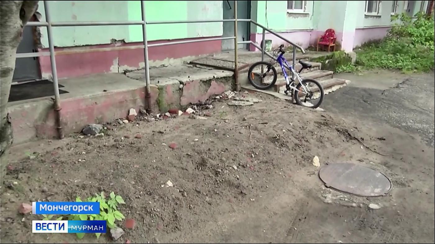 "Инициативы двора": жители одного из домов в Мончегорске решили взять ремонт территории в свои руки