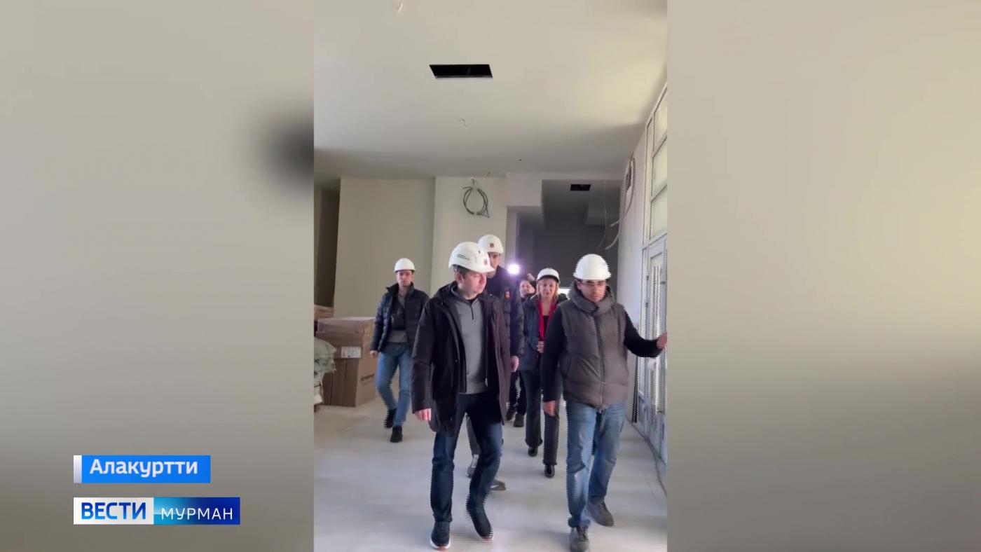 Андрей Чибис проверил ход строительства нового Дома культуры в Алакуртти