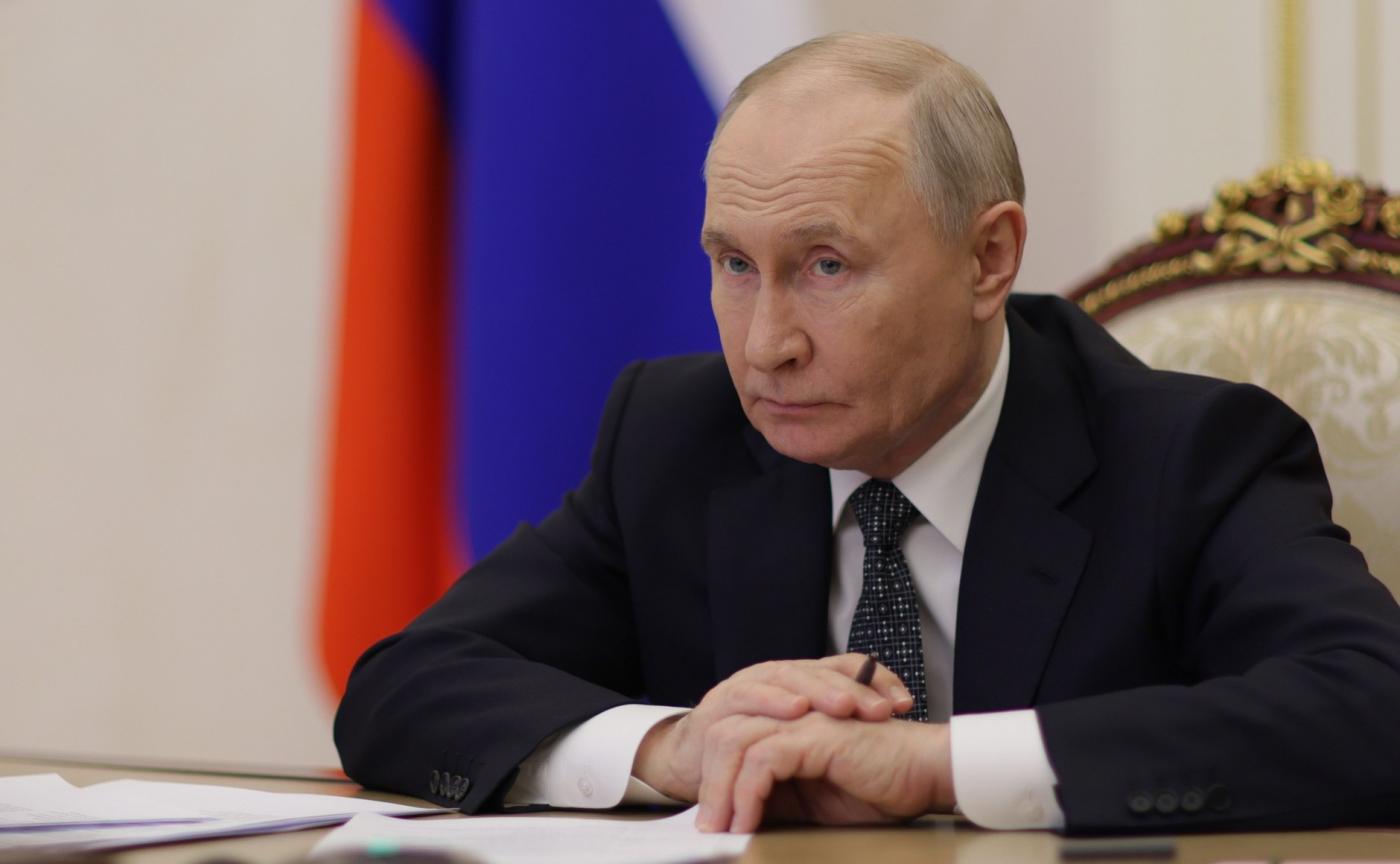 Путин поручил обеспечить бесперебойную работу электросетей в Мурманской области и держать на контроле строительство газопровода&nbsp;