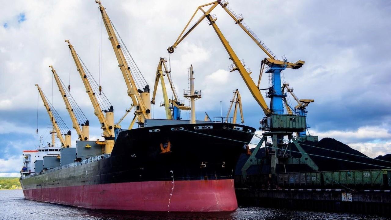 Мурманский морской торговый порт отгрузил пробную партию угля для Восточной Африки