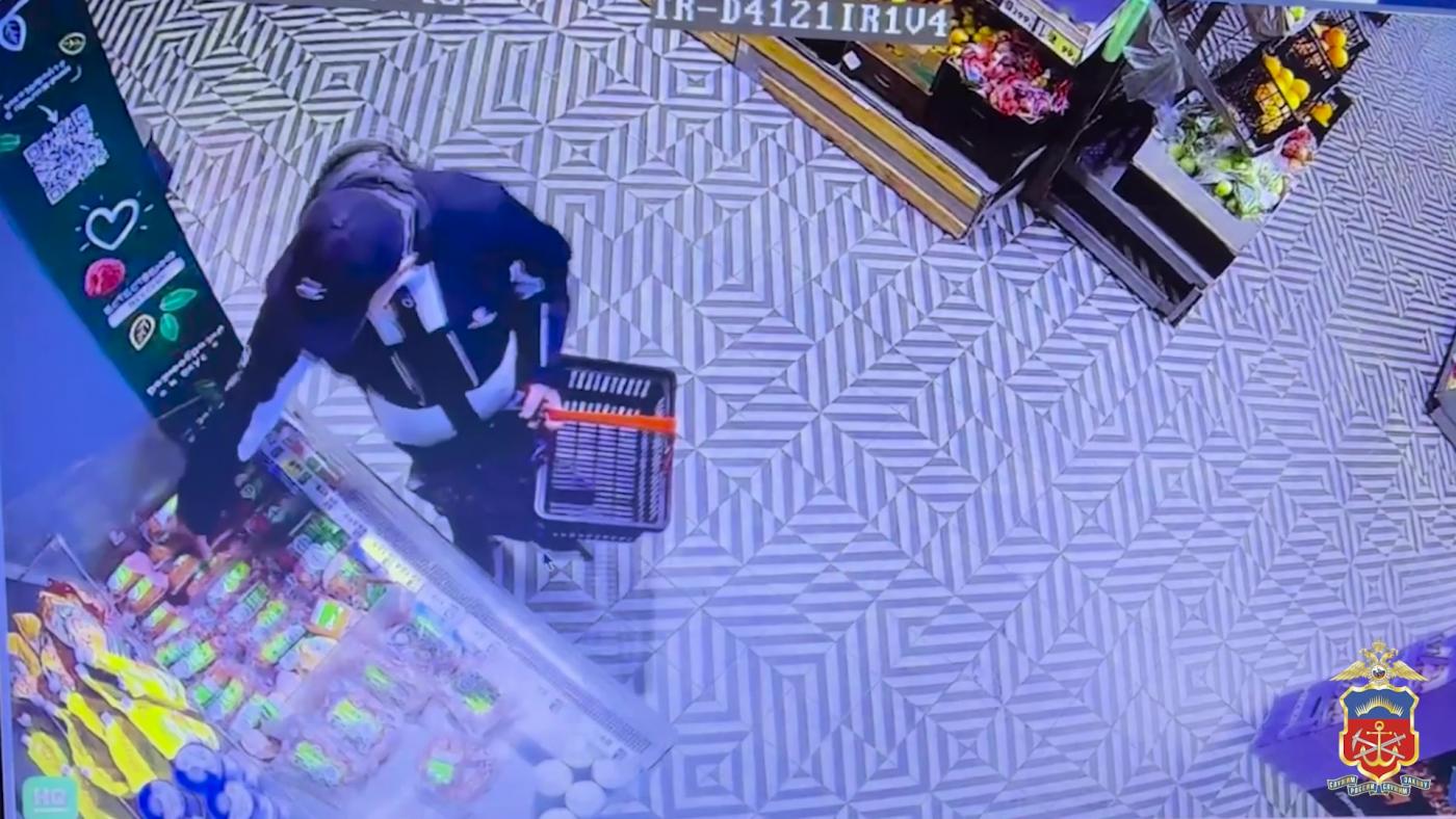 Торговца краденой из супермаркетов колбасой задержали в Мурманске