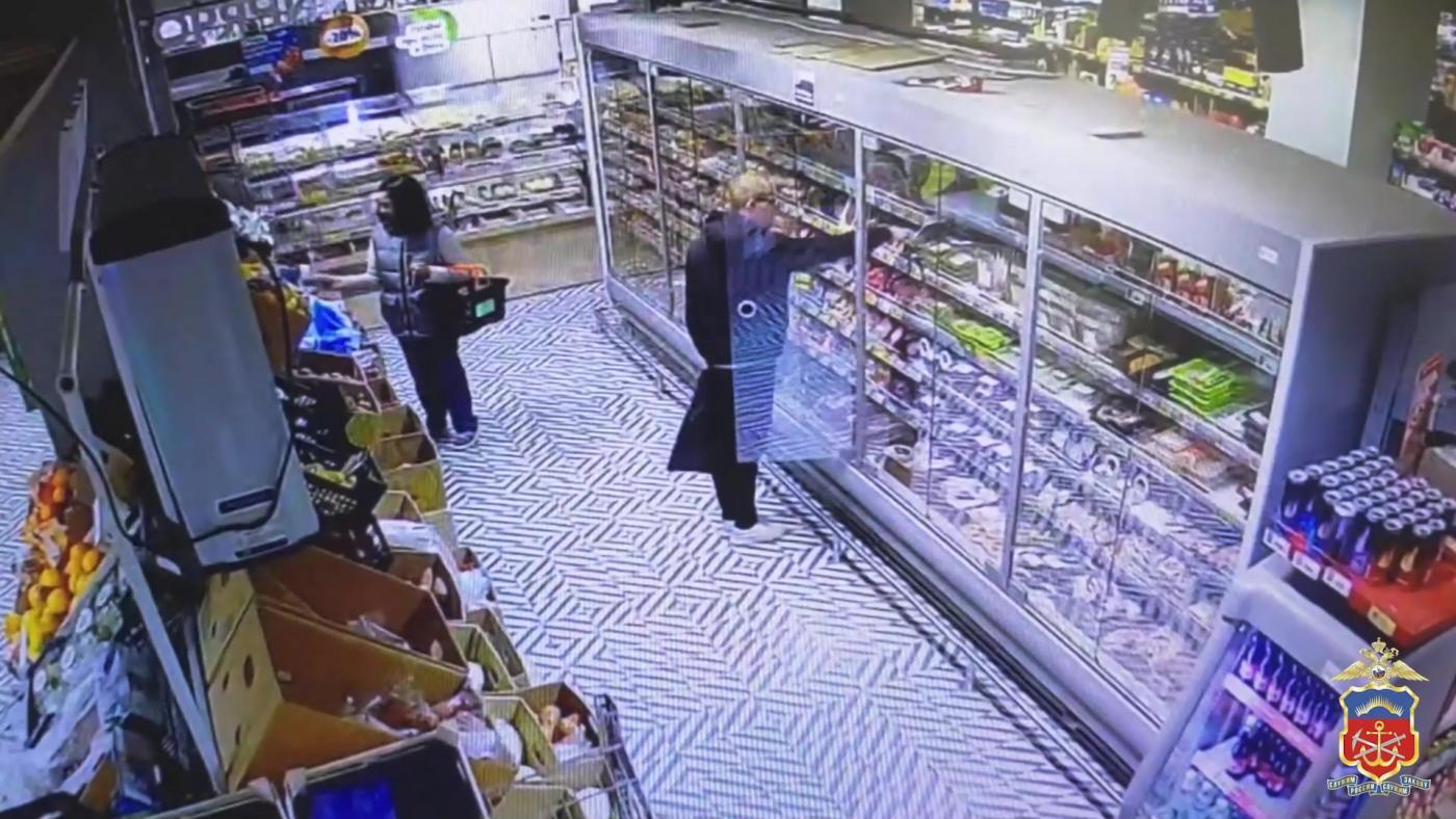 Мурманские полицейские задержали подозреваемого в краже продуктов почти на 30 тысяч рублей