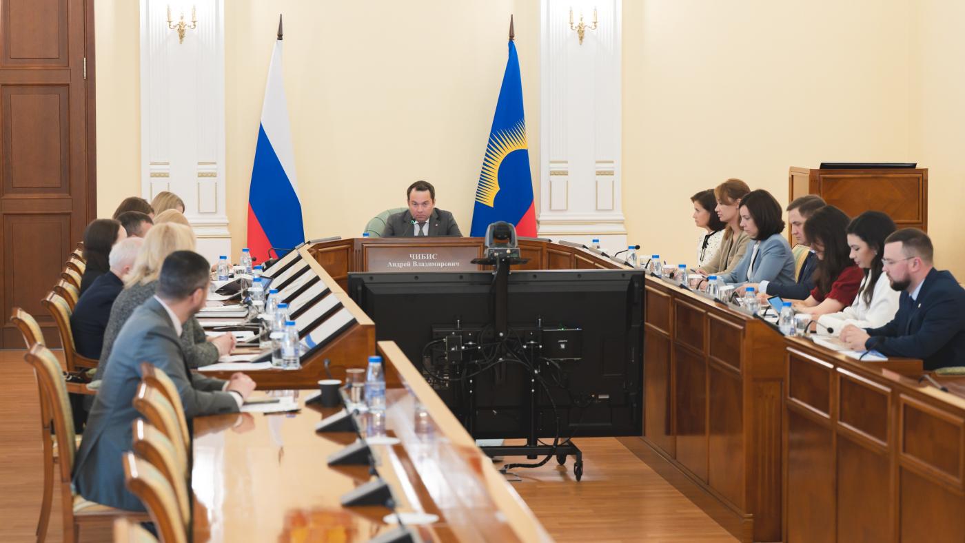 Строительная готовность площади Пять Углов в Мурманске составляет 85%