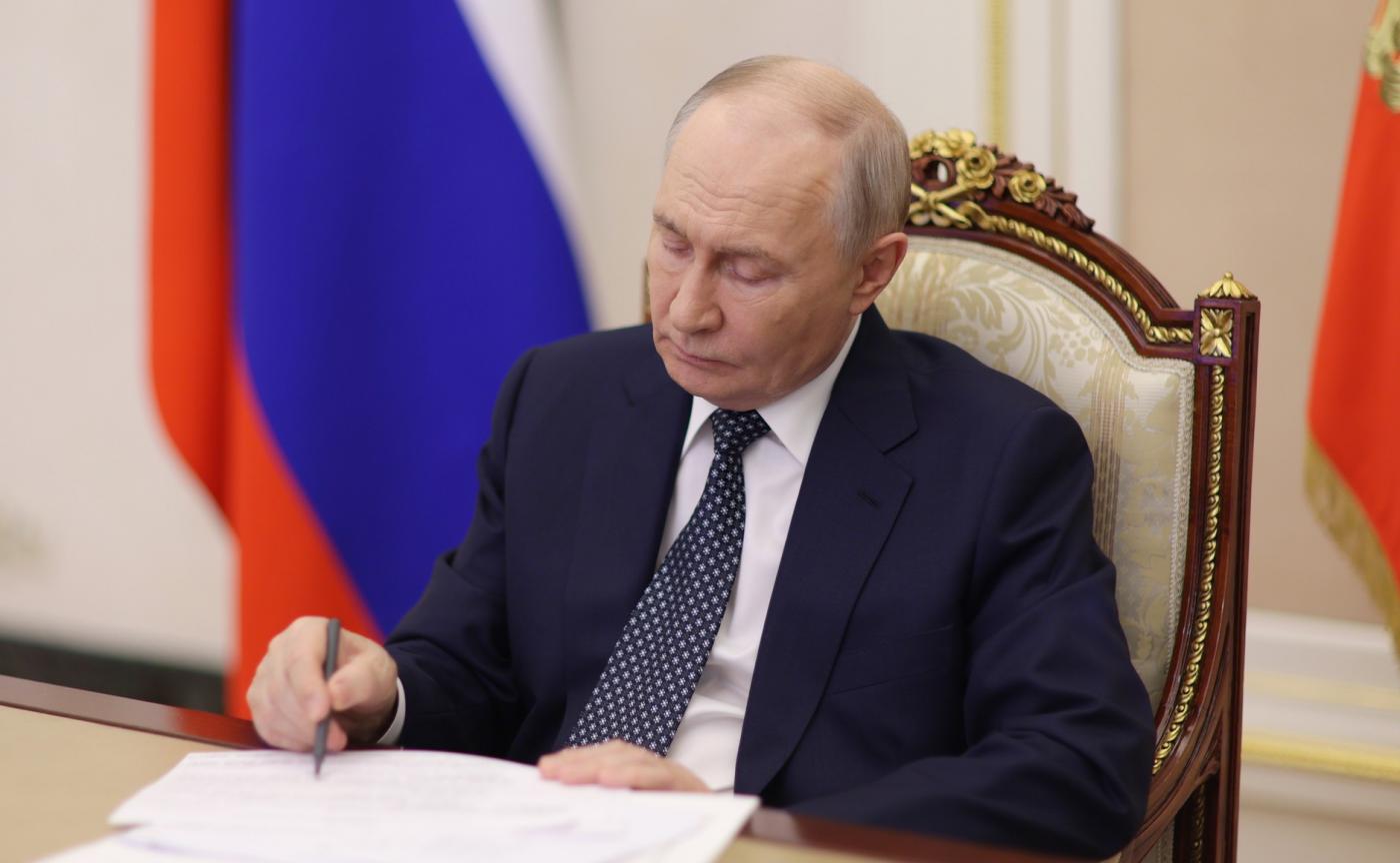 Владимир Путин подписал указ об особом статусе учителя