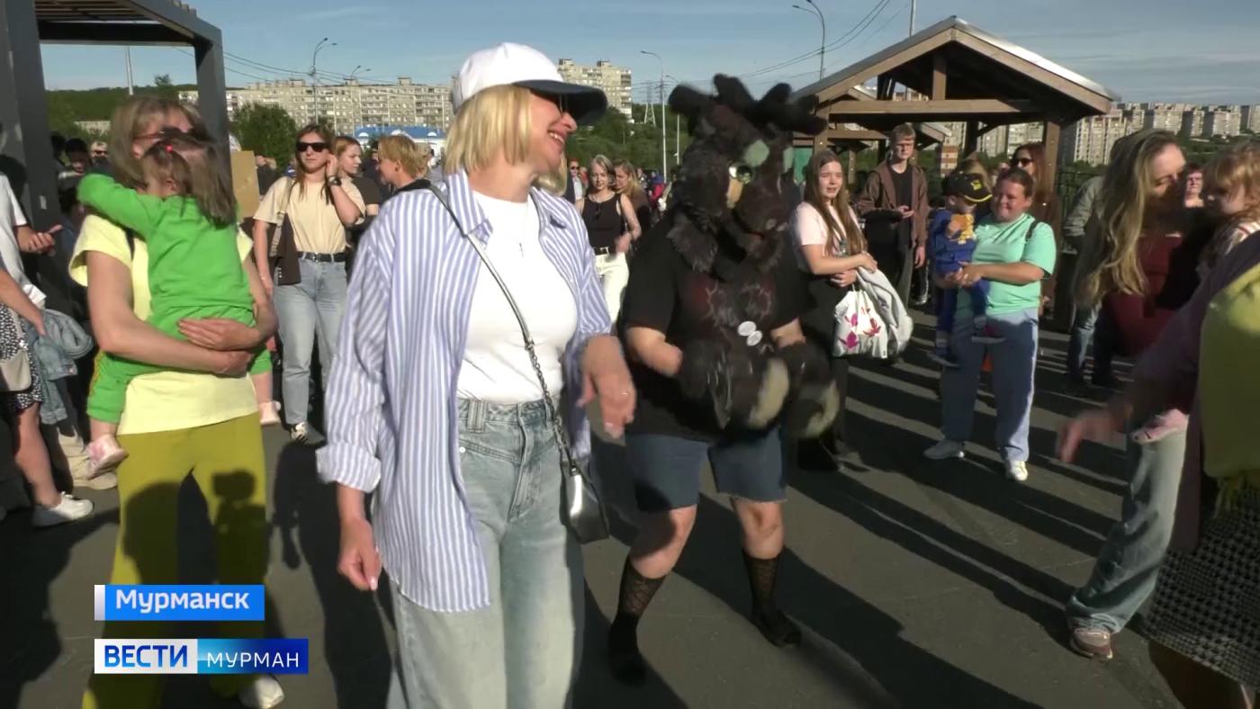 Провожать – так с музыкой: северяне попрощались с полярным днем на фестивале на Семеновском озере
