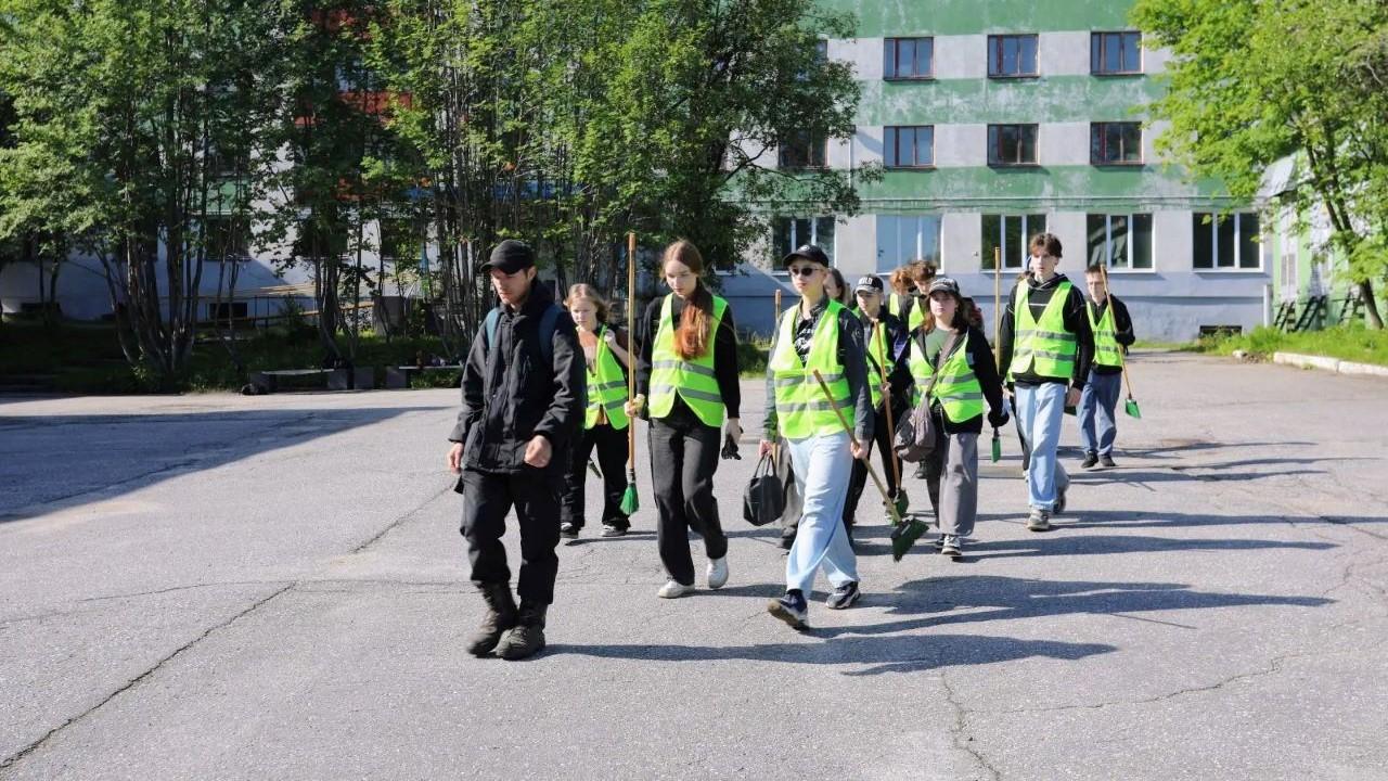 В Мурманске завершилась первая смена трудового отряда порта