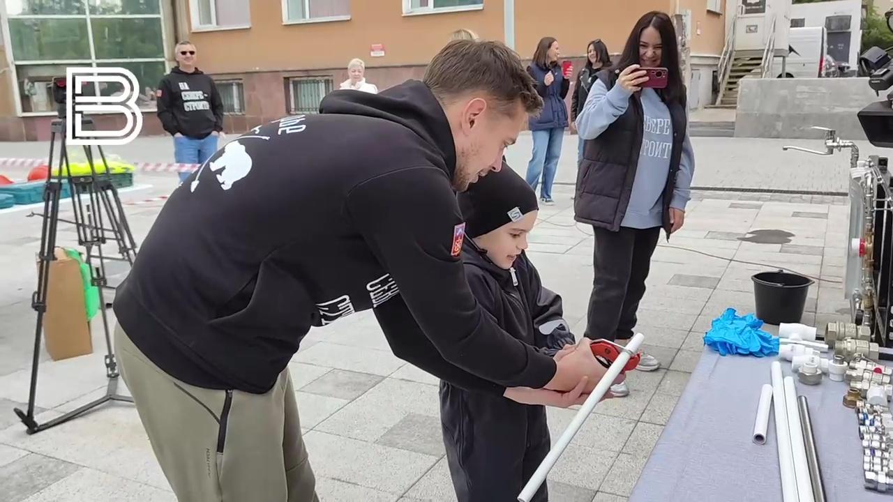 В Мурманске празднуют День строителя