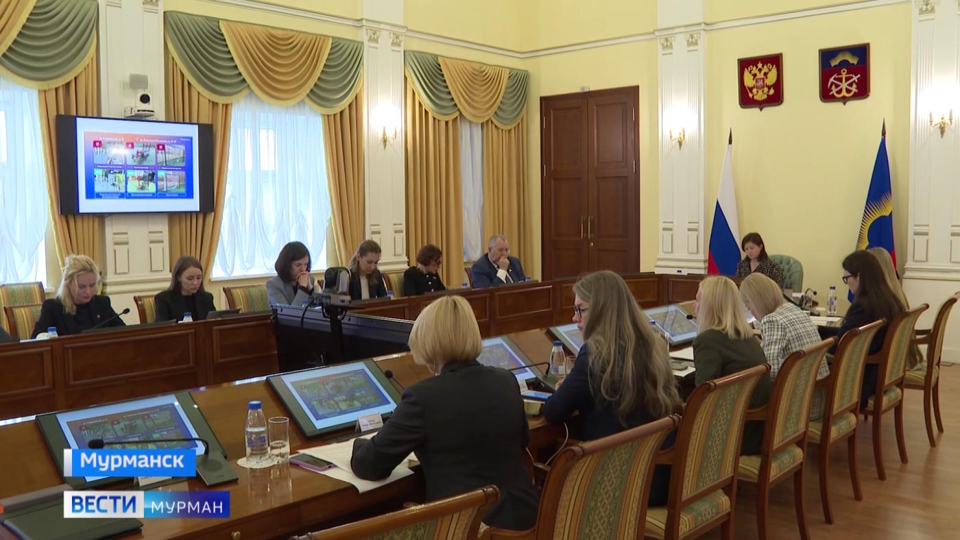 Дорожную кампанию и устранение нарушений в сфере ЖКХ обсудили на оперативном совещании в правительстве Мурманской области