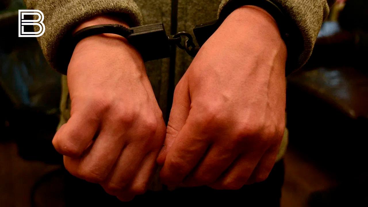 Задержанного при реализации крупной партии наркотиков жителя Колы заключили под стражу