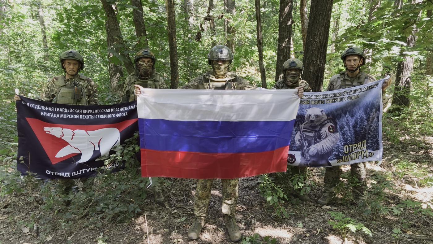 Штурмовики морской пехоты Северного флота из зоны СВО поздравили соотечественников с Днем Государственного флага