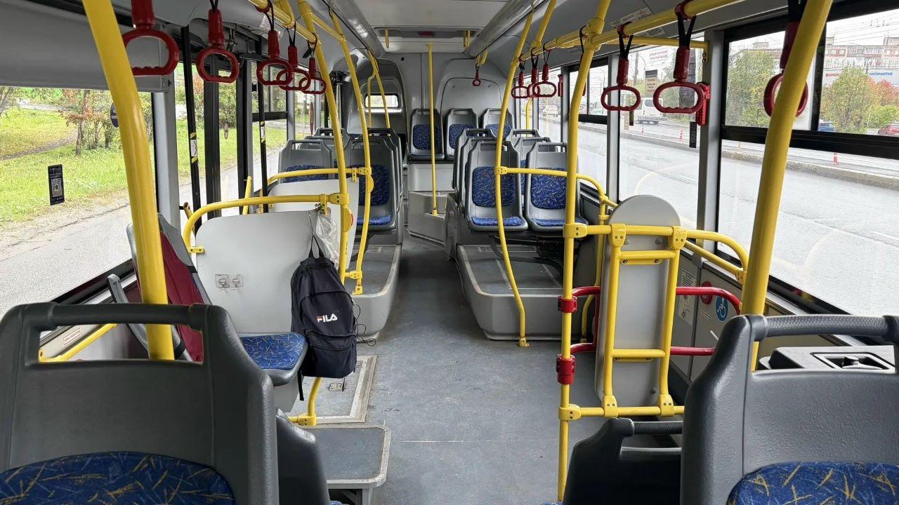 Пожилая мурманчанка пострадала при падении в городском автобусе