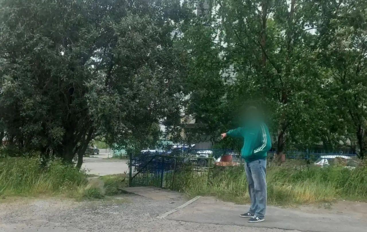 В Североморске руководителя отдела УК будут судить за травму подростка на лестнице