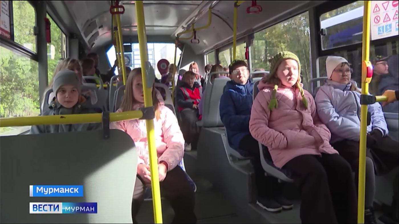 Вспомнить ПДД и историю города: в Мурманске прошла акция "Безопасный троллейбус"