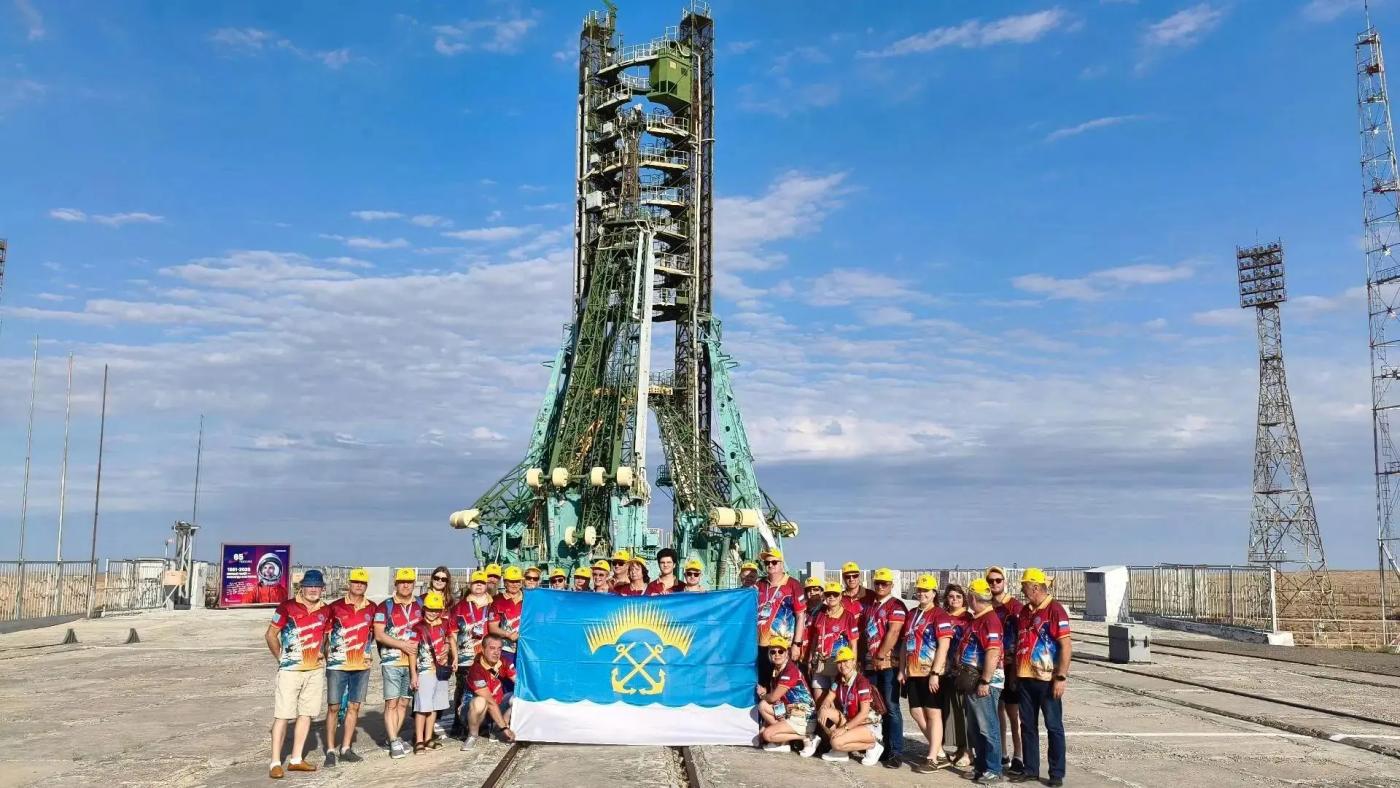 Флаг Североморска доставили на космодром Байконур