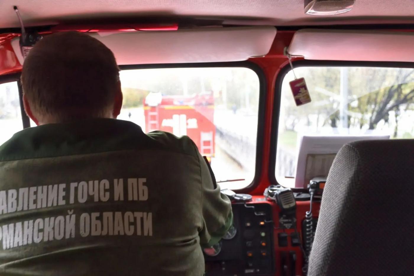 В районе Умбы опрокинулся автомобиль — трое пострадали
