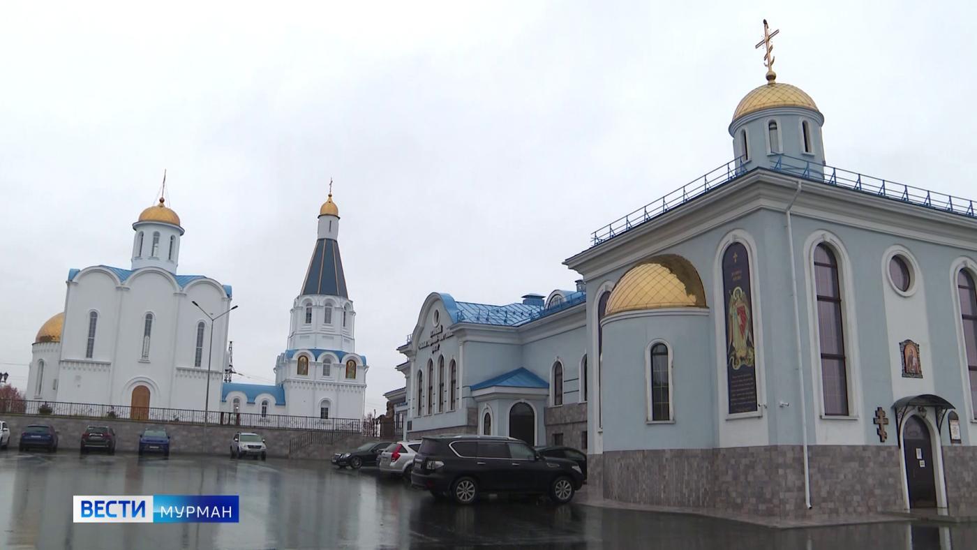 На благо пациентов: в Мурманске обсудили совместную работу сестер милосердия и врачей