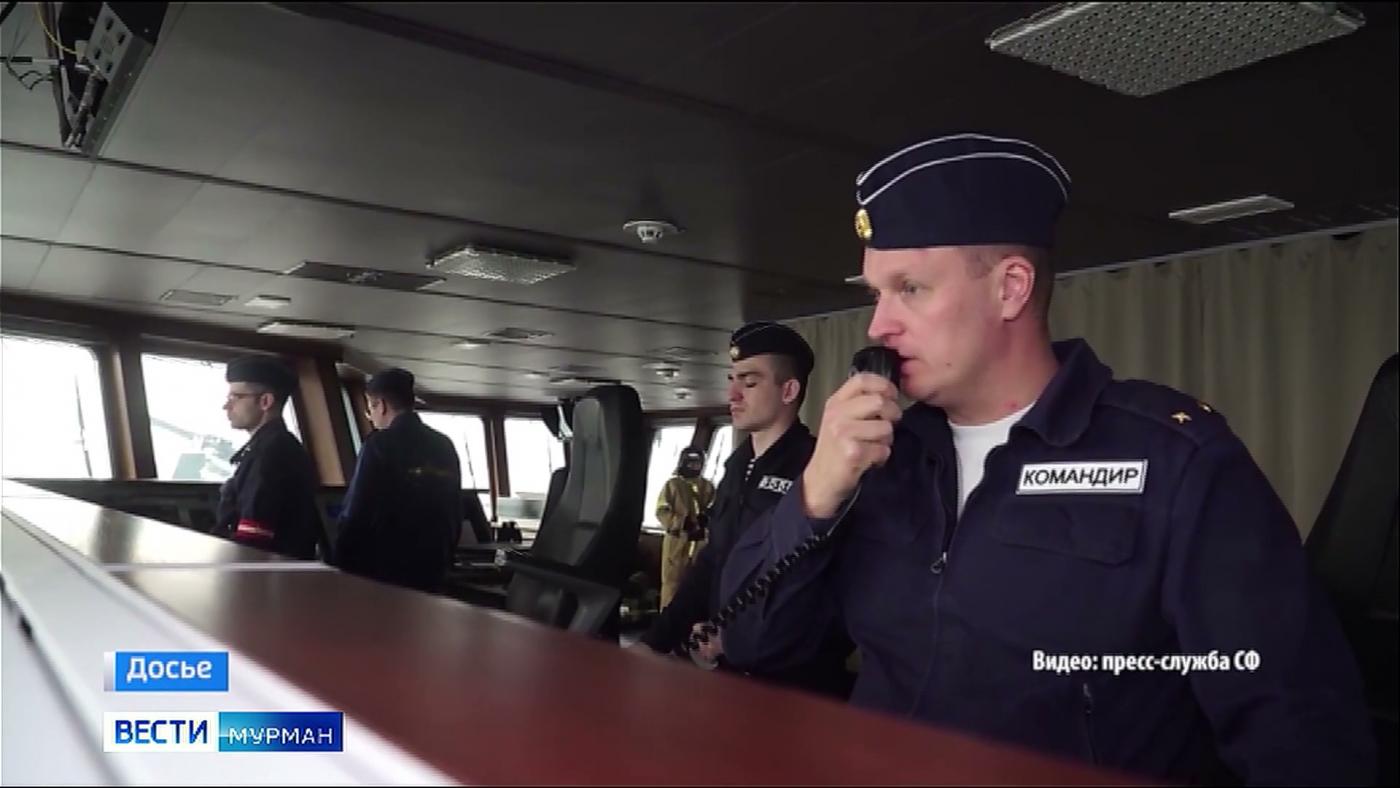 День командира надводного, подводного и воздушного корабля ВМФ России отмечается 8 октября