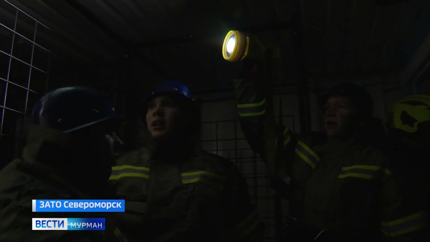Теплодымокамера и медподготовка: кадеты МЧС прошли взрослые испытания на Кубке начальника главного управления