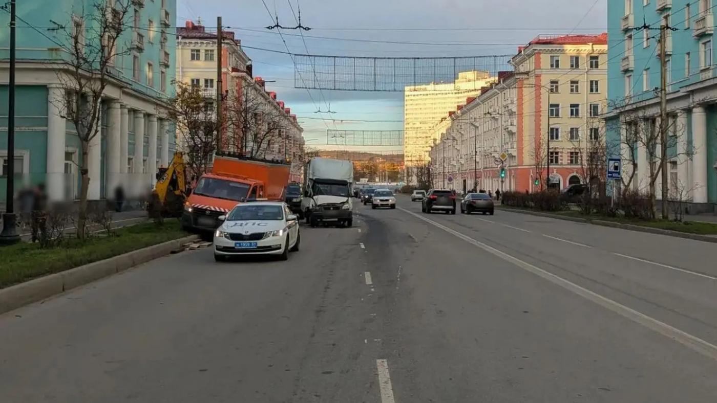 Три человека пострадали на дорогах Мурманской области за сутки