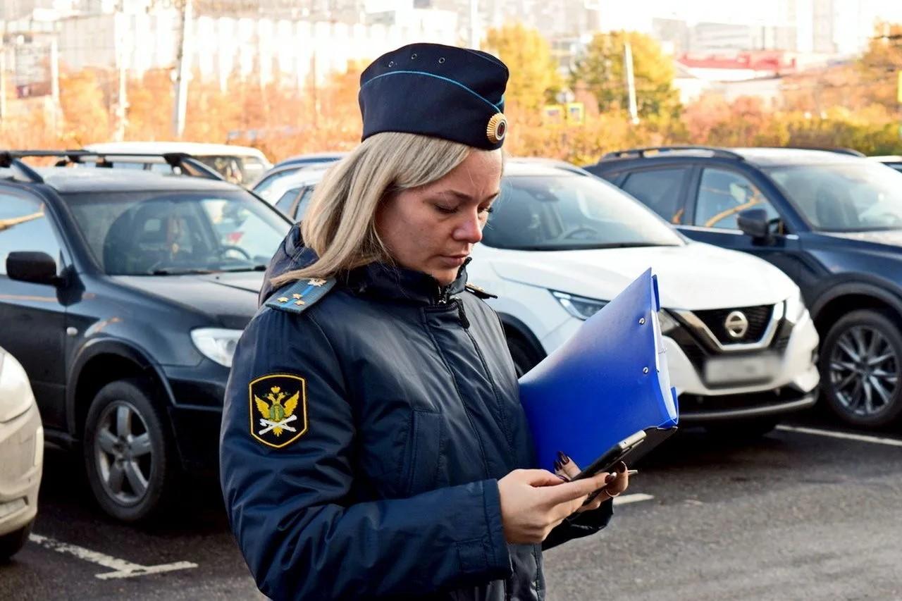 Декретный отпуск не помог: мурманчанин погасил долг по алиментам после ареста автомобиля