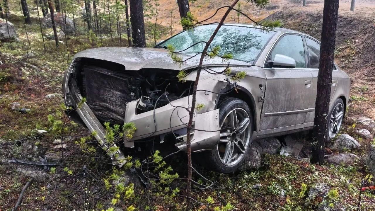 Водитель и пассажир автомобиля "Ауди А4" пострадали в ДТП в Кандалакше