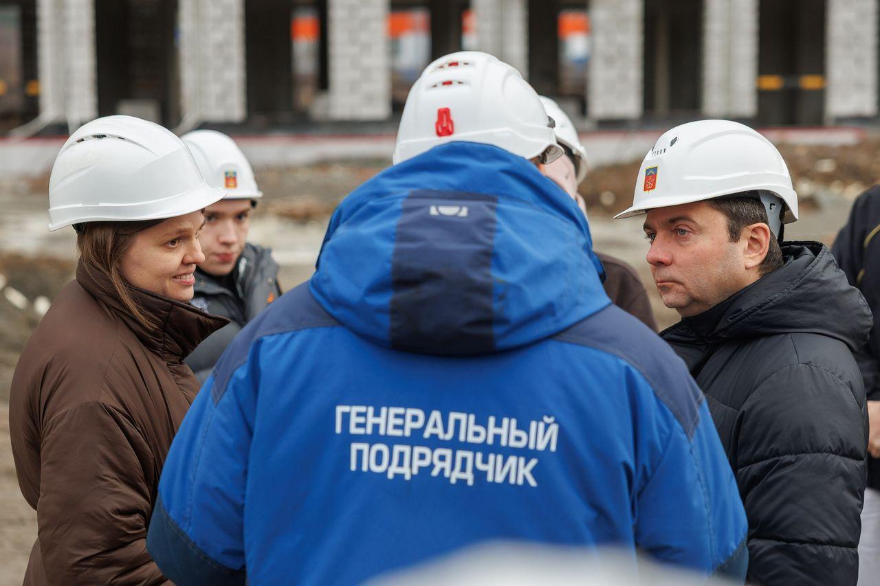 Андрей Чибис проинспектировал стройки и ход благоустройства в Коле и Мурманске